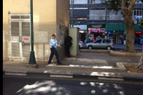 يافا: شاب يسرق هاتف خليوي من سيدة في شارع شديروت يروشلايم ويلوذ بالفرار 